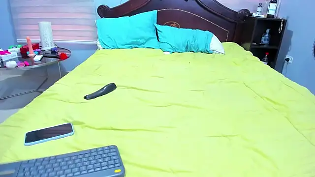 bella-black online show from February 20, 12:04 pm