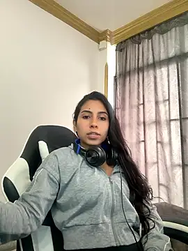 bella-black online show from January 13, 3:06 pm