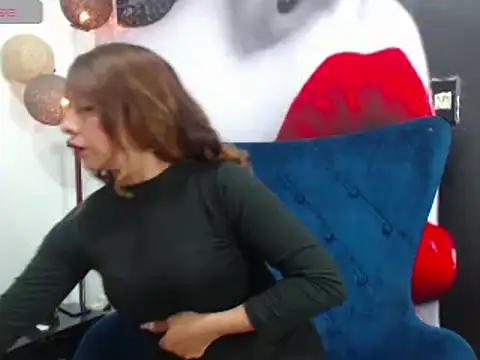 ameliefederline11 online show from January 5, 6:56 am