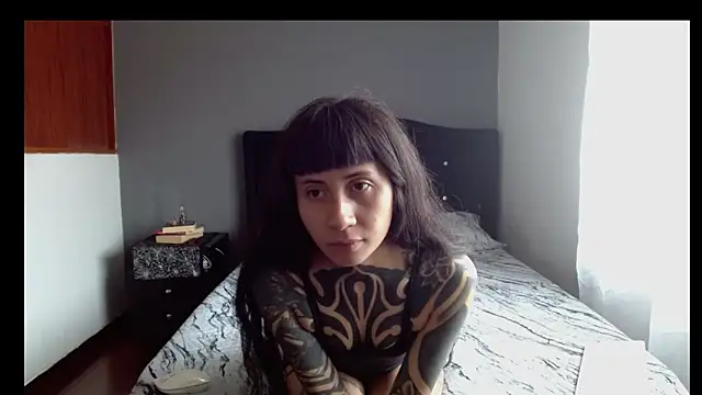 Emilia 1995 online show from February 13, 2:57 pm
