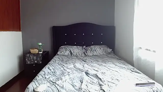 Emilia 1995 online show from May 11, 2:56 pm