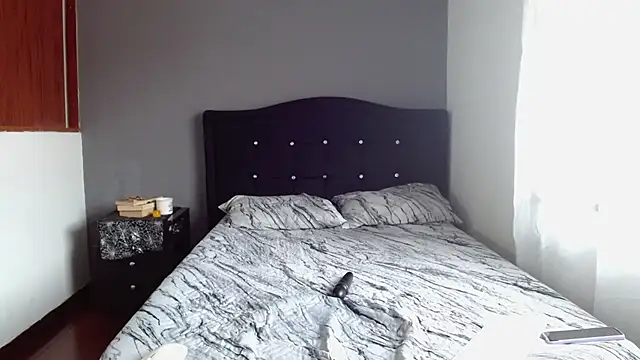 Emilia 1995 online show from May 13, 12:35 pm