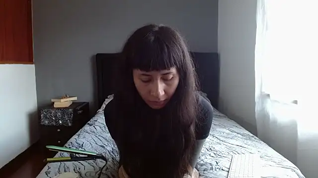 Emilia 1995 online show from June 17, 4:08 pm