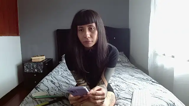 Emilia 1995 online show from June 20, 3:37 pm