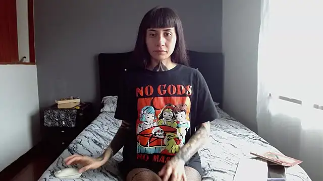 Emilia 1995 online show from June 21, 6:10 pm