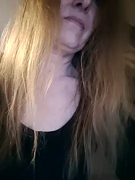 Snapshot of Evelina_cute chatting on October 6, 5:21 pm Evelina cute online show from October 6, 5:21 pm