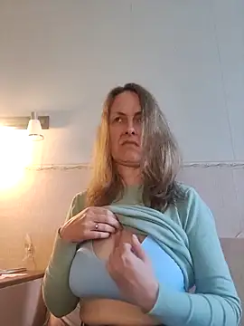 Snapshot of Evelina_cute chatting on October 14, 8:59 am Evelina cute online show from October 14, 8:59 am