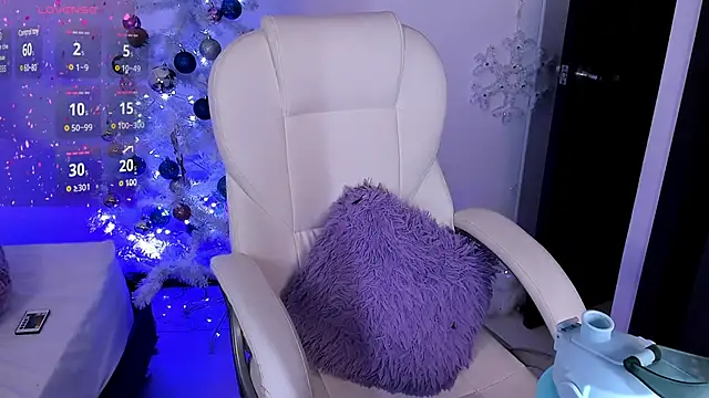 nyna 1 online show from December 15, 9:09 pm