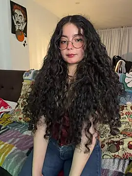 Snapshot of Antoniart_ chatting on March 3, 3:23 am Antoniart online show from March 3, 3:23 am