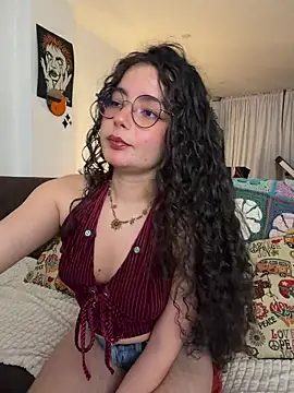 Snapshot of Antoniart_ chatting on March 13, 3:35 am Antoniart online show from March 13, 3:35 am