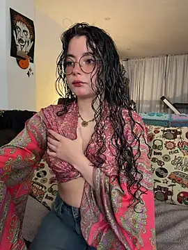 Snapshot of Antoniart_ chatting on March 24, 3:44 am Antoniart online show from March 24, 3:44 am