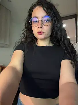 Snapshot of Antoniart_ chatting on March 25, 3:12 am Antoniart online show from March 25, 3:12 am