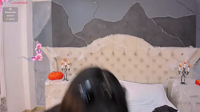 Snapshot of AmberGreyy_ chatting on October 7, 5:32 pm AmberGreyy online show from October 7, 5:32 pm