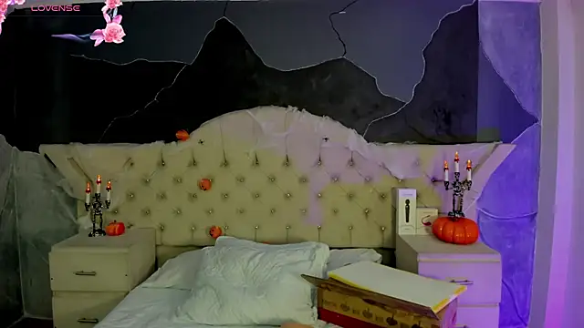 Snapshot of AmberGreyy_ chatting on October 13, 5:46 pm AmberGreyy online show from October 13, 5:46 pm