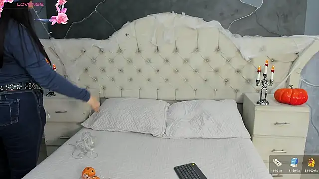 Snapshot of AmberGreyy_ chatting on October 15, 5:35 pm AmberGreyy online show from October 15, 5:35 pm