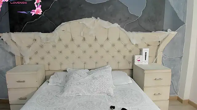 Snapshot of AmberGreyy_ chatting on October 17, 5:59 pm AmberGreyy online show from October 17, 5:59 pm