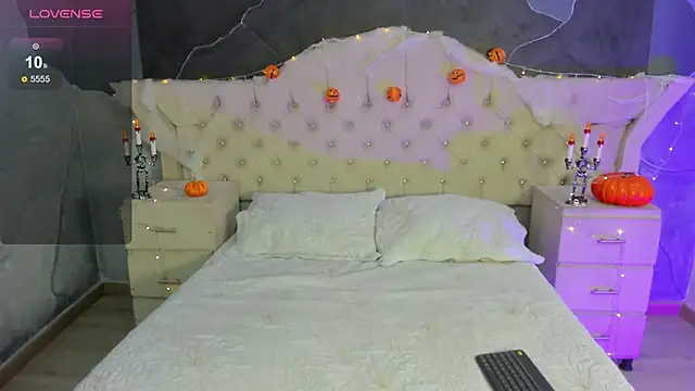 Snapshot of AmberGreyy_ chatting on October 19, 1:12 pm AmberGreyy online show from October 19, 1:12 pm