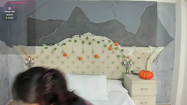 Snapshot of AmberGreyy_ chatting on October 31, 5:25 pm AmberGreyy online show from October 31, 5:25 pm