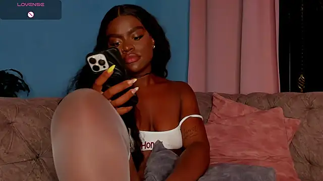 IsabellaBromsS online show from May 15, 11:01 pm