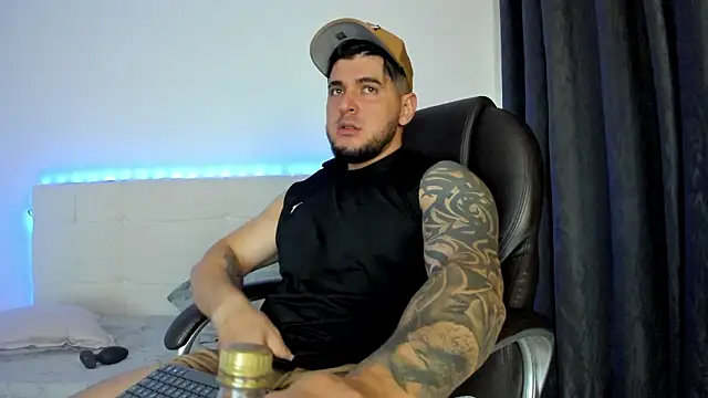 Teilor Creed online show from February 3, 10:15 pm