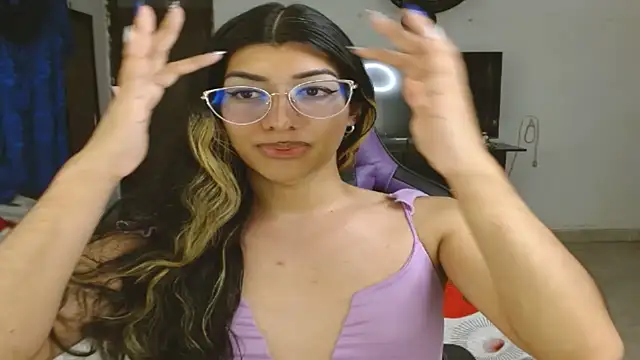 engielphoenis14 online show from March 4, 6:26 am