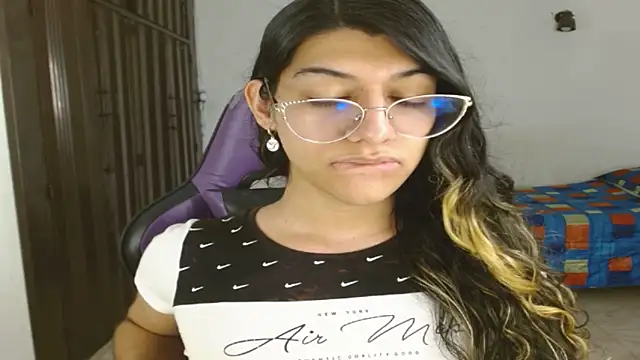 engielphoenis14 online show from October 9, 10:41 pm