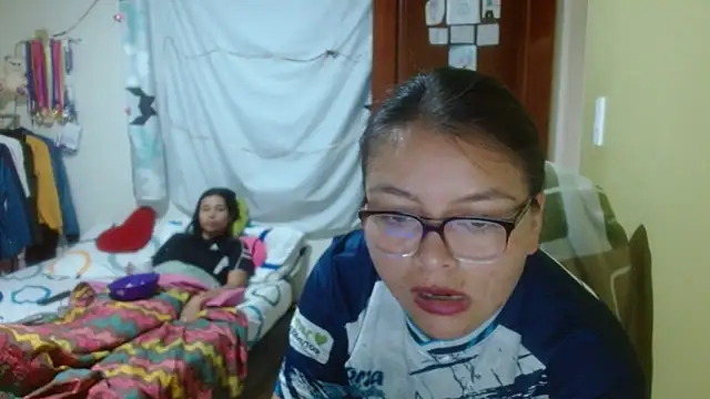 clayre and jill online show from November 5, 7:03 pm