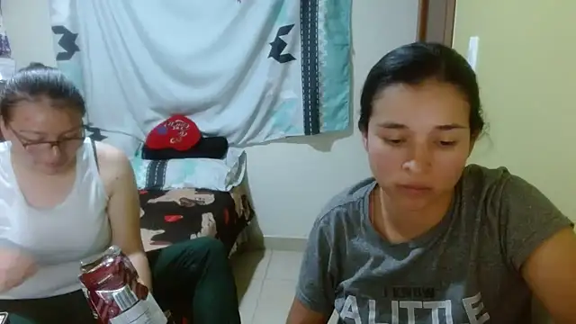 Snapshot of clayre_and_jill chatting on February 14, 4:31 am clayre and jill online show from February 14, 4:31 am