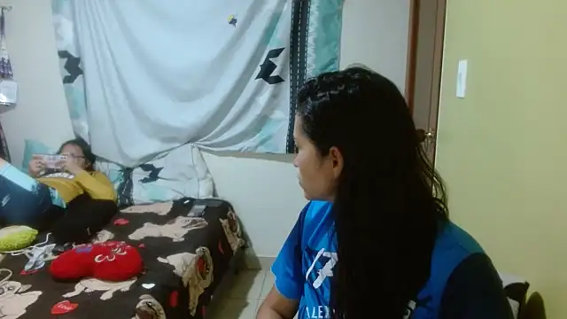 Snapshot of clayre_and_jill chatting on February 17, 3:47 am clayre and jill online show from February 17, 3:47 am