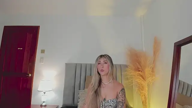 LucyJhonnsonn online show from January 17, 12:42 am