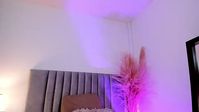 LucyJhonnsonn online show from January 28, 12:47 am