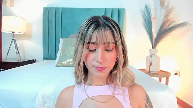 LucyJhonnsonn online show from January 30, 12:50 am