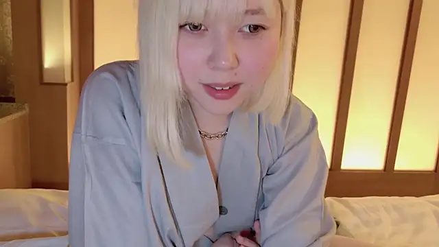 Snapshot of NANAchan_R chatting on February 11, 5:29 pm NANAchan R online show from February 11, 5:29 pm