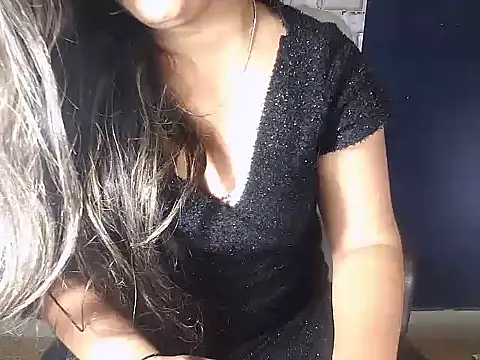 Snapshot of Hot_Naina- chatting on December 19, 6:12 pm Hot Naina- online show from December 19, 6:12 pm