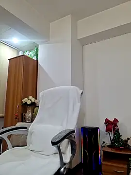 Snapshot of Evadesirex46 chatting on December 3, 6:17 pm Evadesirex46 online show from December 3, 6:17 pm