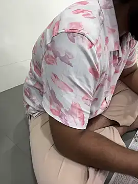 Snapshot of dick69lil chatting on July 2, 8:42 am dick69lil online show from July 2, 8:42 am