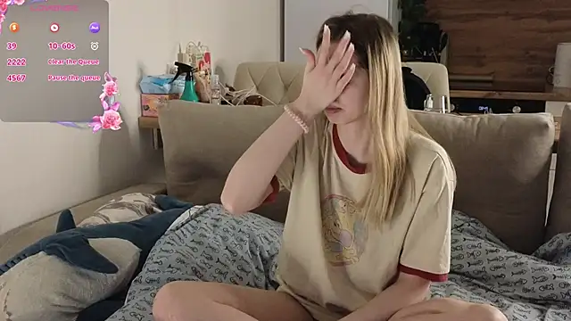 Girl alone home online show from February 12, 3:51 am