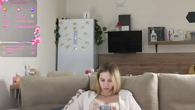 Girl alone home online show from February 16, 4:42 am