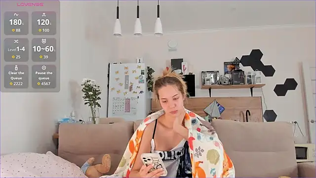 Girl alone home online show from October 11, 2:00 am