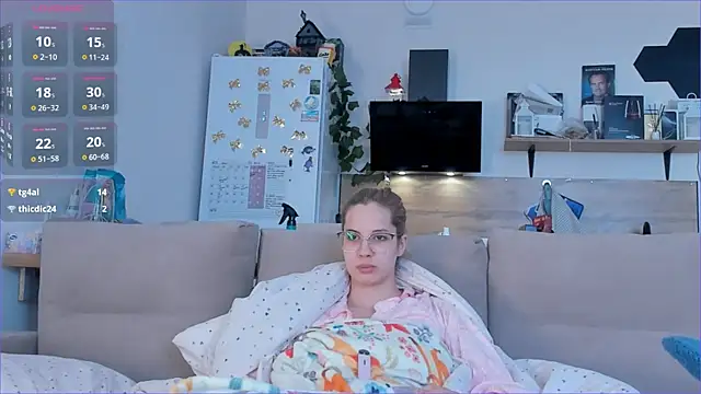 Girl alone home online show from May 9, 4:06 am