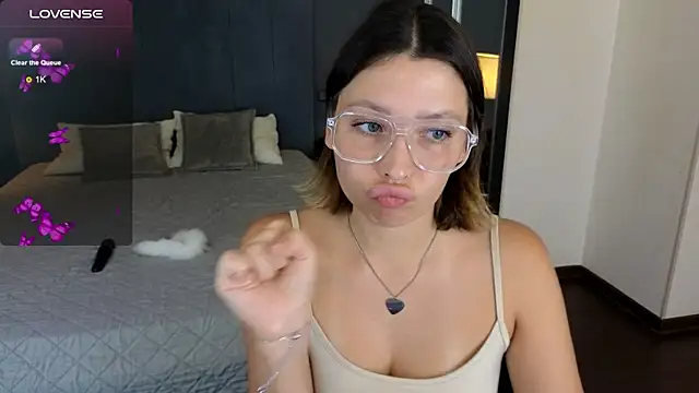 your demi online show from October 4, 7:23 pm