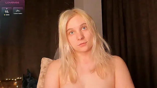 Snapshot of NaokoStifel chatting on February 16, 2:31 am NaokoStifel online show from February 16, 2:31 am