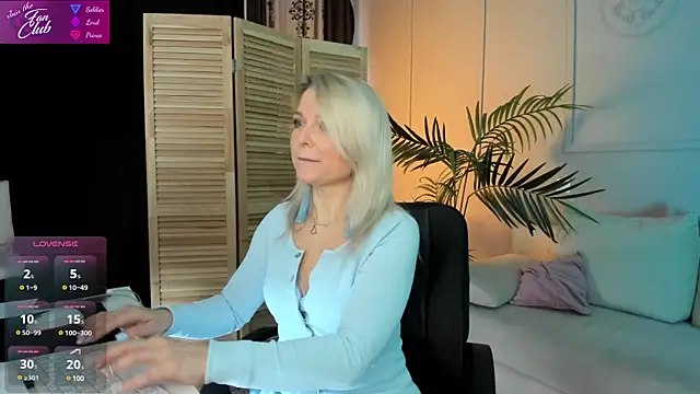 Gloria Lovely online show from March 4, 10:57 am