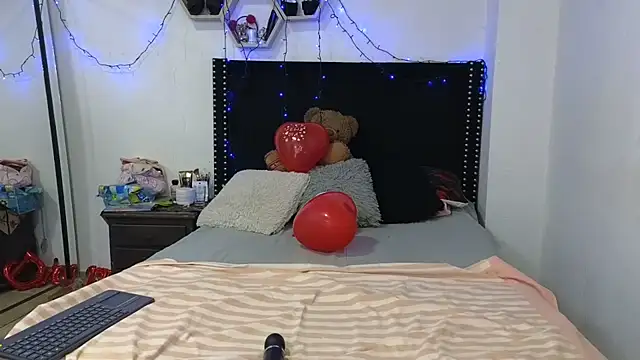 charlotte 077 online show from September 24, 3:10 am