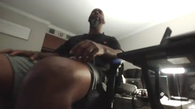 Snapshot of choco-sexo@xh chatting on October 17, 7:22 am choco-sexoxh online show from October 17, 7:22 am