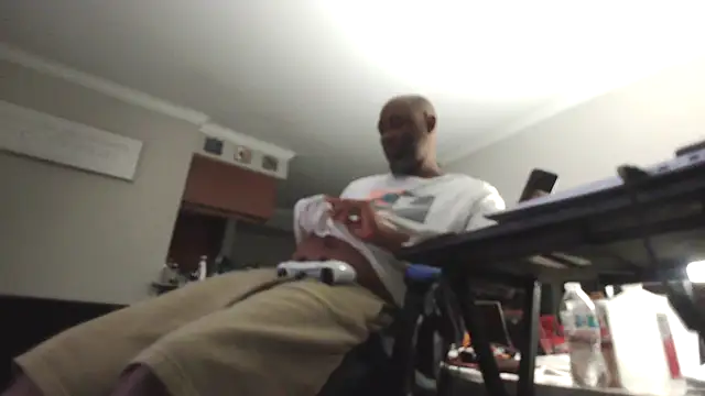 Snapshot of choco-sexo@xh chatting on October 24, 8:44 am choco-sexoxh online show from October 24, 8:44 am