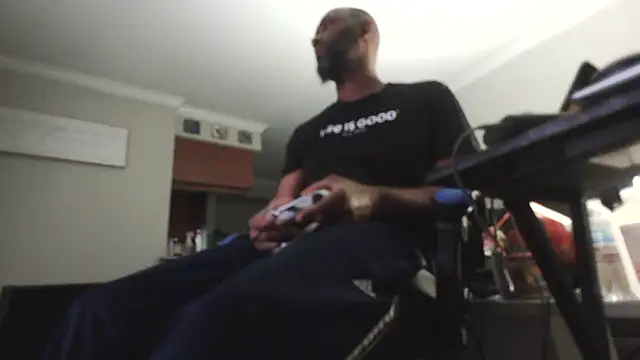 Snapshot of choco-sexo@xh chatting on October 29, 4:15 am choco-sexoxh online show from October 29, 4:15 am