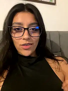 BrittanyDiaz online show from May 4, 8:27 pm
