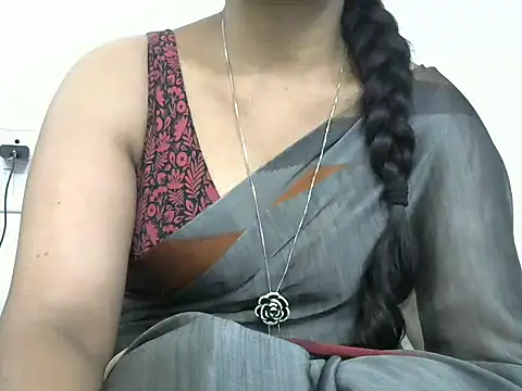 Snapshot of rashmika_reddy chatting on September 15, 5:29 am rashmika reddy online show from September 15, 5:29 am
