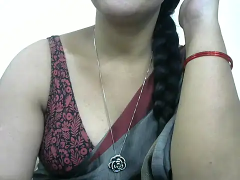 Snapshot of rashmika_reddy chatting on February 3, 4:54 am rashmika reddy online show from February 3, 4:54 am